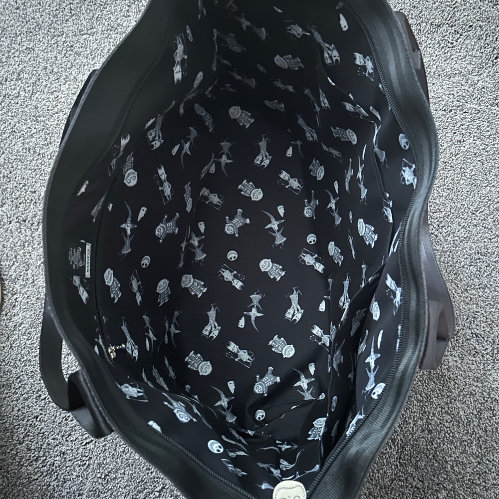 Harvey’s Nightmare Before Christmas Jack and Sally Tote - Picture 4 of 9